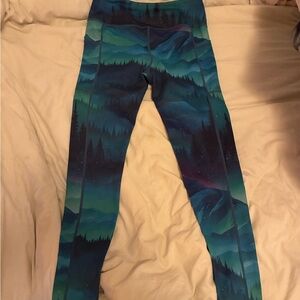 Constantly Varied Gear NWOT Aurora Borealis leggings size medium